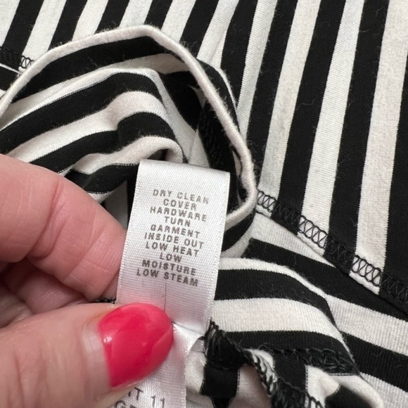 ST.JOHN Luxury Viscose Black And White Striped Tunic Top With Cowl Neck - Picture 14 of 16